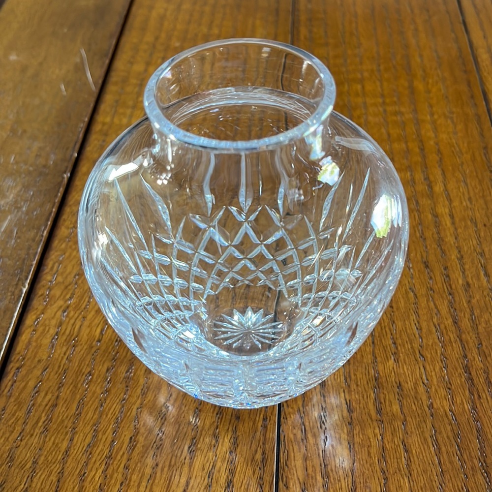 Atlantis‎ hand blown and cut crystal bud vase